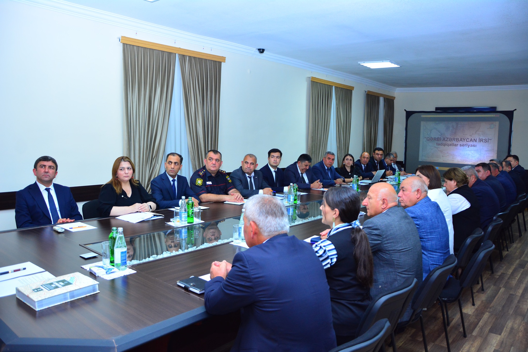 Ağstafada “Qərbi Azərbaycan İrsi” kitabının I cildinin təqdimatı keçirildi - FOTOLAR 3 Ağstafada “Qərbi Azərbaycan İrsi” kitabının I cildinin təqdimatı keçirildi - FOTOLAR