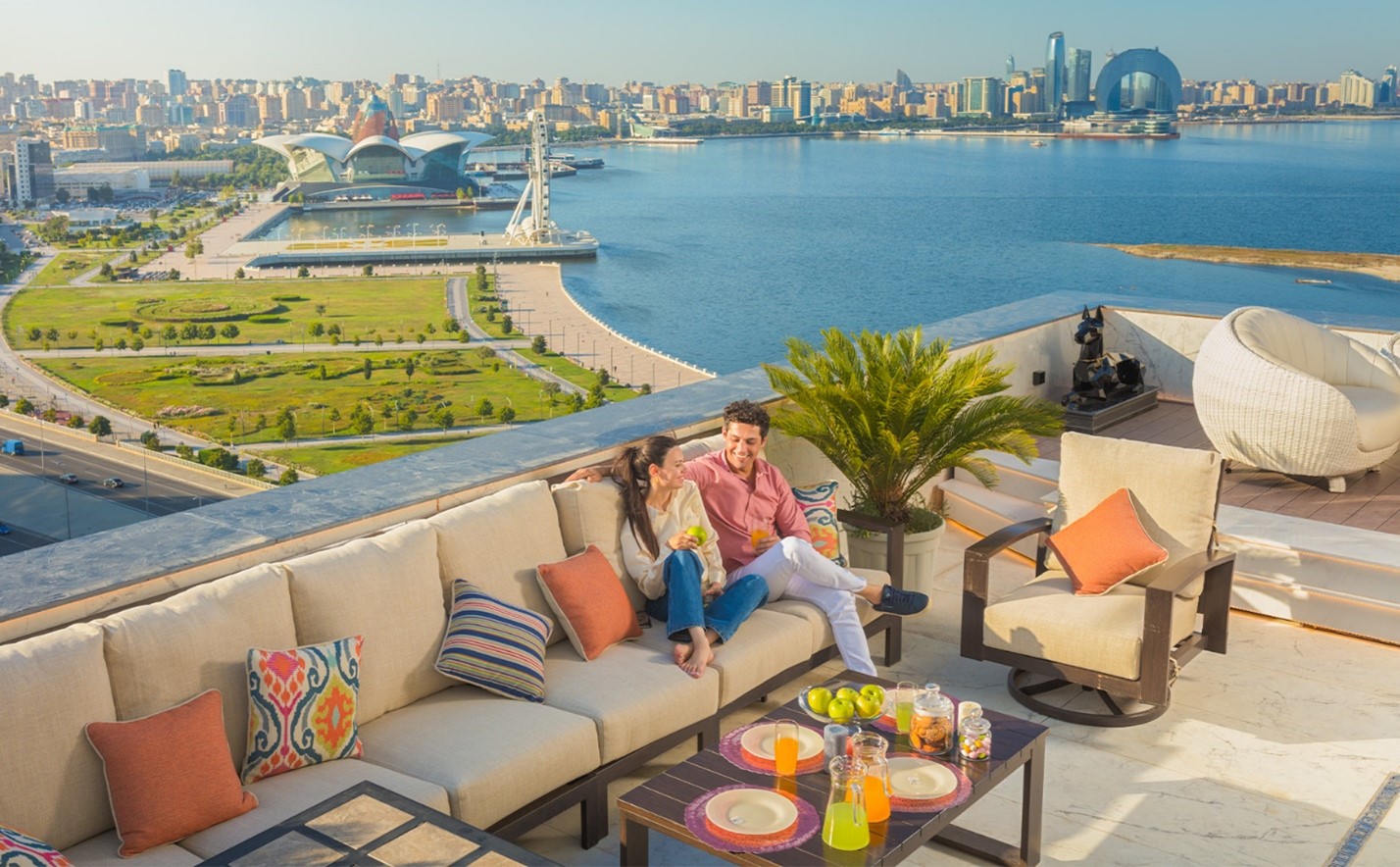 Şəhərin mərkəzində dəniz mənzərəli ev axtarırsınız? "Kristal Towers"da 3, 4 və 5 otaqlı mənzillər satışdadır - "Kristal!" 1 h 1
