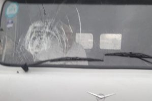 Göygöldə xəstə yaxınları təcili yardım maşınına hücum etdi