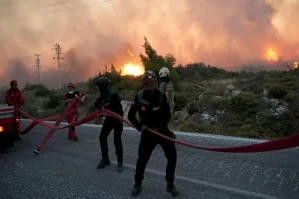 Türkiyədə meşə yanğınları: yaşayış məntəqələri təhlükədə... - CANLI