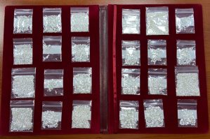 Dubaydan gələn sərnişində 700 karat brilyant aşkarlandı