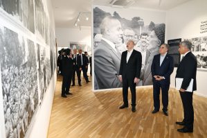 Liderlər “Heydər Əliyev və Qarabağ” sərgisi ilə tanış oldular - FOTOLAR