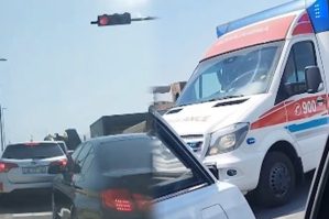 Yeni işıqfor qoyulmuşdu, təcili yardım yolda qaldı - VİDEO