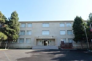 Bakıda məktəb direktoruna töhmət verildi