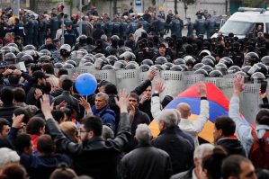 miting v Armenii