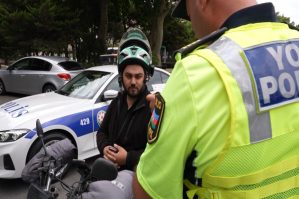 Yol polisi motokuryerlərə nəzarəti gücləndirdi - VİDEO