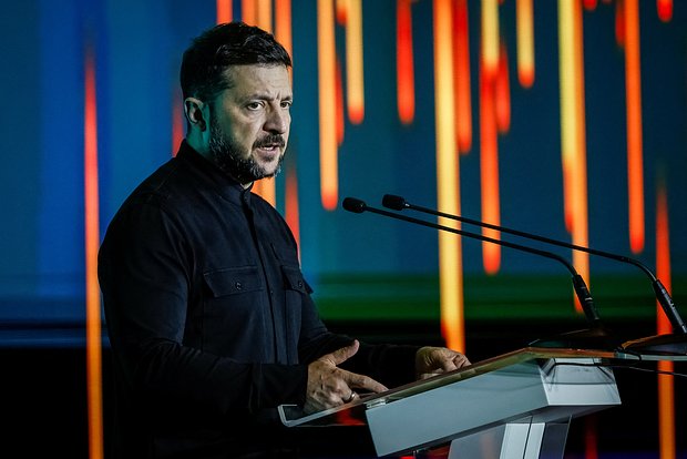 Zelenski Ukraynanın cəbhədəki vəziyyətini şərh etdi