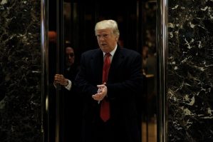 Tramp BRİKS-i hədəf aldı: “Dolları zəiflətməyə çalışırlar”