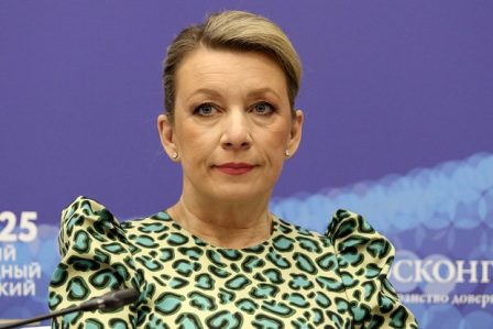 “Orduda xidmət etməyib, menecer olub” - Zaxarova Ukrayna müdafiə nazirini tənqid etdi
