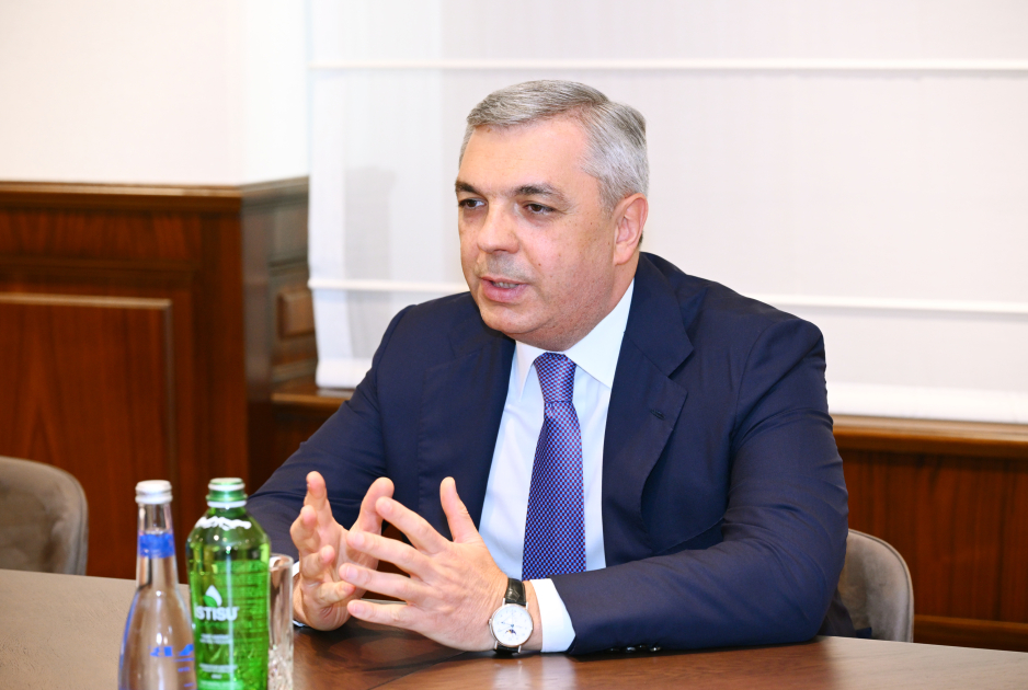 PA rəhbəri BƏƏ-nin Hesablama Qurumunun nümayəndə heyəti ilə görüşdü - FOTOLAR 4 PA rəhbəri BƏƏ-nin Hesablama Qurumunun nümayəndə heyəti ilə görüşdü - FOTOLAR