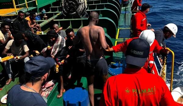 "Mübariz İbrahimov" gəmisi miqrantları belə xilas etdi - FOTO