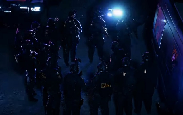 Bu gecə də cəsur cəngavər insanların köməyinə çatacaq… - VİDEO 1 polis 15