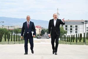 İlham Əliyev Xankəndidə Zəfər parkında - FOTOLAR / VİDEO