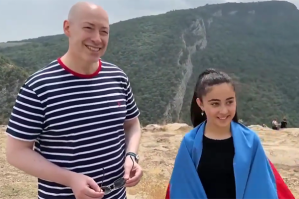 Şuşada Qordonla azərbaycanlı qızın təsirli söhbəti... - VİDEO