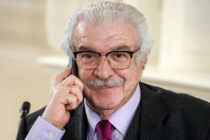 Qusman işdən çıxarılması barədə danışmaq istəmədi: "Aeroporta tələsirəm"