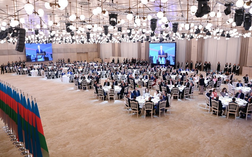 Diplomatların peşə bayramı günü münasibətilə rəsmi qəbul... - FOTOLAR 1 resmi qebul