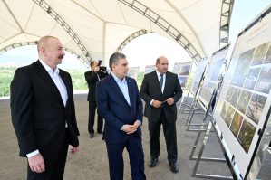 Prezident və Berdiməhəmmədov Füzulinin dağıdılmış yerlərində - FOTOLAR