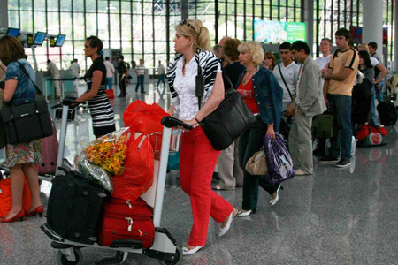 Rusiyadan Azərbaycana gələn turistlərin sayı azalıb? 1 rus turist