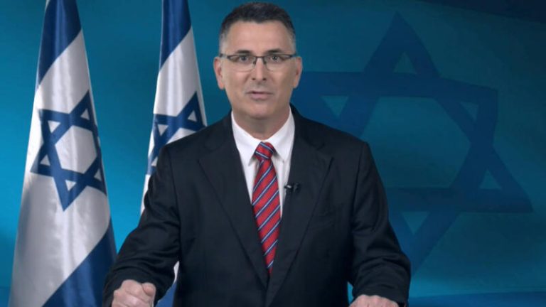 Gideon Saar Bakıya gəlir - Tarix