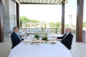 Əliyev və Berdiməhəmmədov Şuşada birgə nahar etdilər - FOTOLAR