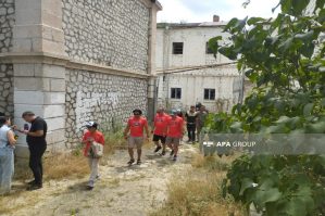 Əcnəbi səyyahlar Şuşa türməsində - FOTOLAR