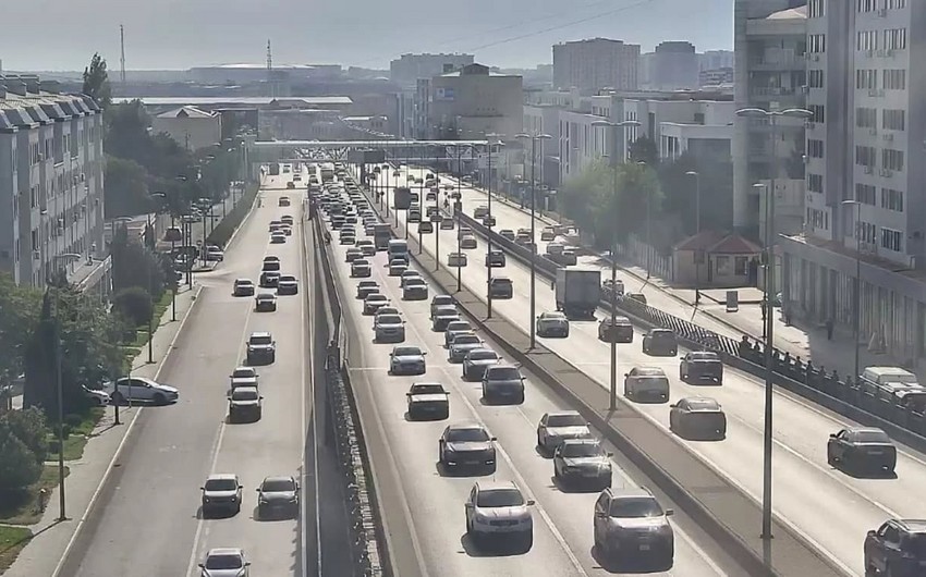Bakının bəzi yollarında tıxac var - Siyahı 1 tixac 8