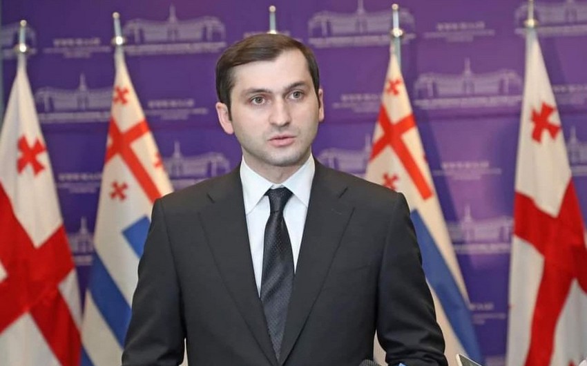 Özünü güllələmişdi, müalicə üçün Türkiyəyə aparıldı 1 tornike