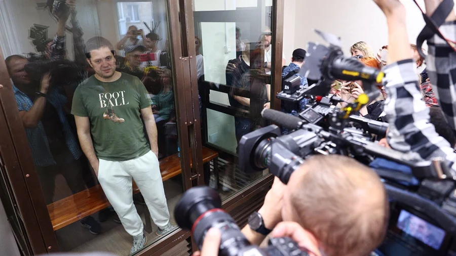 Rusiyada "Baza"dan rüşvət alan polislərin işi ilə bağlı yenilik 