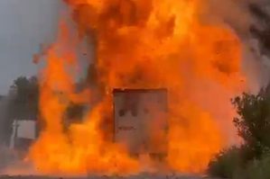 Şəkidə TIR yandı - VİDEO