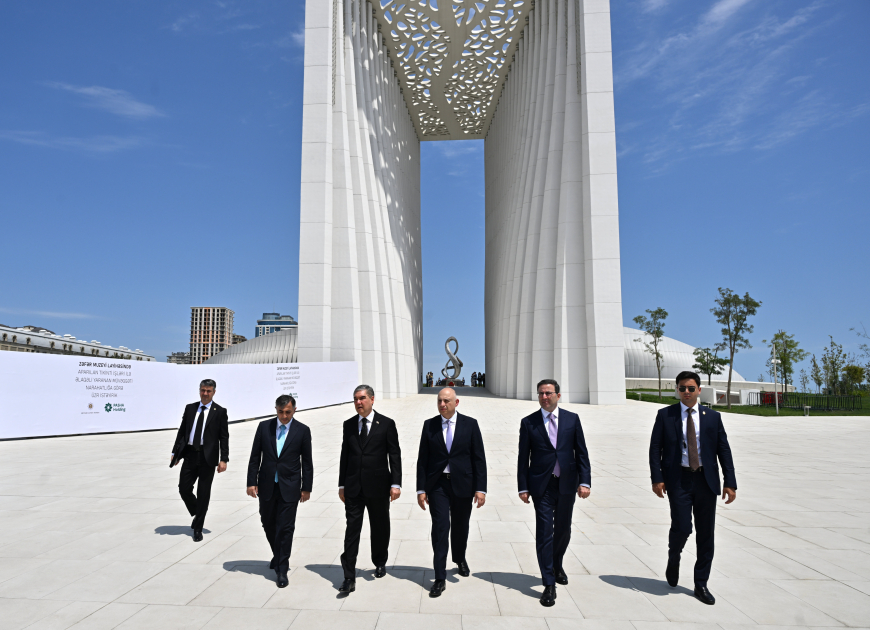 Berdiməhəmmədov Zəfər parkını ziyarət etdi - FOTOLAR 6 z 6