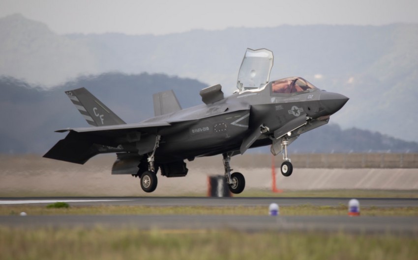 Britaniya qırıcısı Yaponiya hava limanına məcburi eniş etdi