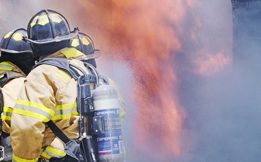 Qazaxda meşəlik ərazidə yanğın: helikopterlər havaya qaldırıldı - VİDEO 1 Qazaxda meşəlik ərazidə yanğın: helikopterlər havaya qaldırıldı - VİDEO