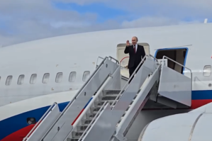 Vladimir Putin Moskvaya qayıdır - VİDEO