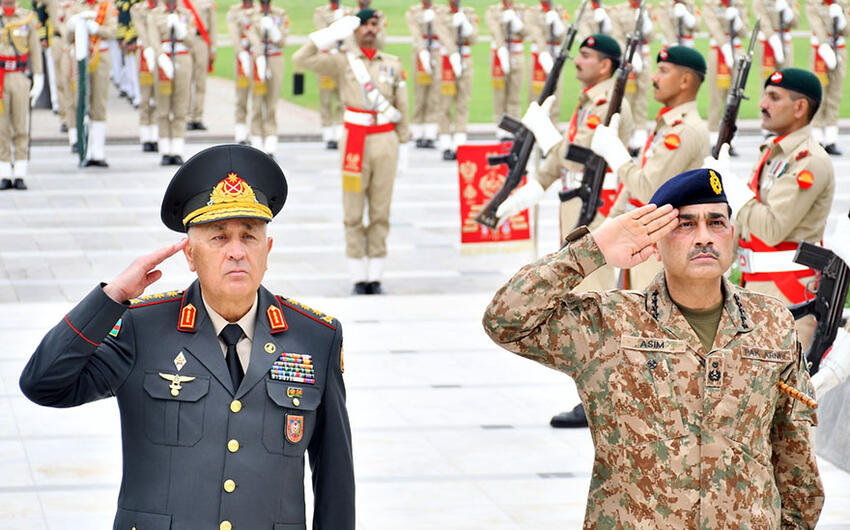 Azərbaycanın Baş Qərargah rəisi Pakistana getdi - FOTOLAR