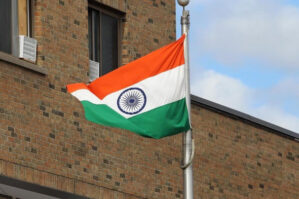 Hindistandan Trampın rüsum tətbiqinə cavab