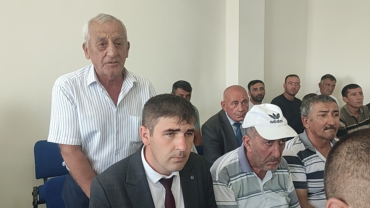 Ağstafada vətəndaşların növbəti səyyar qəbulları baş tutdu - FOTOLAR 2 Ağstafada vətəndaşların növbəti səyyar qəbulları baş tutdu - FOTOLAR