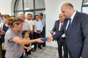 Növbəti köç Xıdırlı kəndində: açarlar təqdim edildi - FOTOLAR