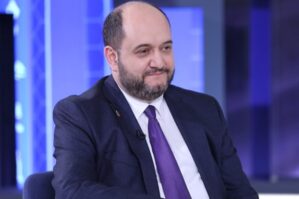 araik arutyunyan aparat