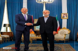 Qriqoryan Laricani ilə görüşdü