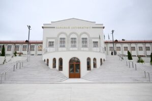 600-dən yuxarı bal toplayan neçə gənc Qarabağ Universitetini seçib?