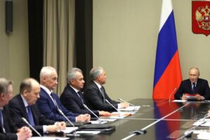 Putin Trampla görüşdən sonra iclas keçirdi