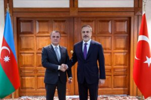 Bayramov Fidanla Yaxın Şərqdəki vəziyyəti müzakirə etdi 8 Bayramov Fidanla Yaxın Şərqdəki vəziyyəti müzakirə etdi