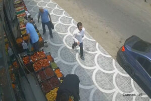 Bakıda azyaşlını qarət edən kameralara düşdü - Anbaan video