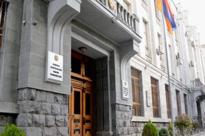 Ermənistanda kilsəyə qarşı torpaq və əmlak iddiası qaldırıldı