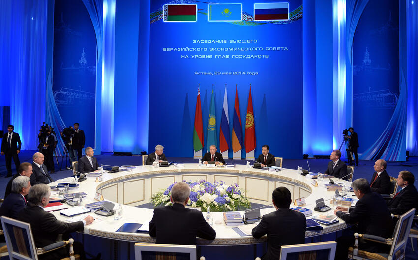 Əliyevin məktubu oxunanda Sərkisyan başını aşağı saldı... - FOTO