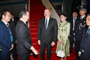 Çində ziyafət: Əliyev və xanımına da masa ayrıldı - VİDEO