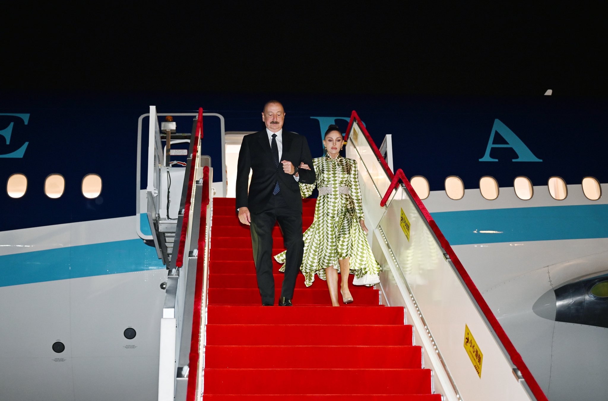 Çin Əliyev və Putini belə qarşıladı: aradakı fərqə baxın - VİDEO