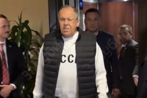 Putindən Lavrovun SSRİ yazılmış köynəyinə REAKSİYA