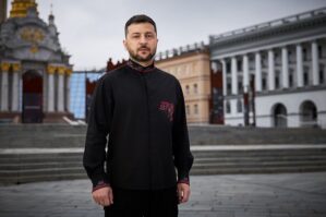 Zelenskinin naxışlı qara köynəyinə Rusiyadan reaksiya