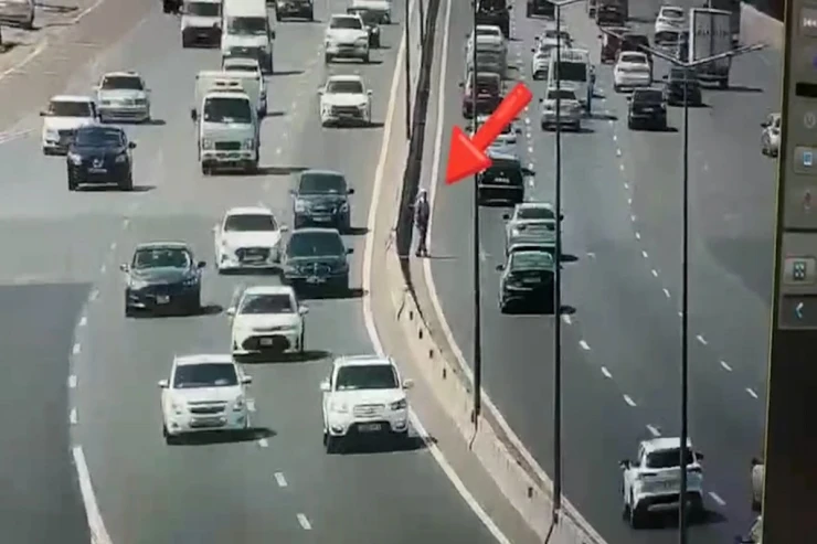 Bakıda yolu keçən kişini maşın belə vurdu - Anbaan video 1 py